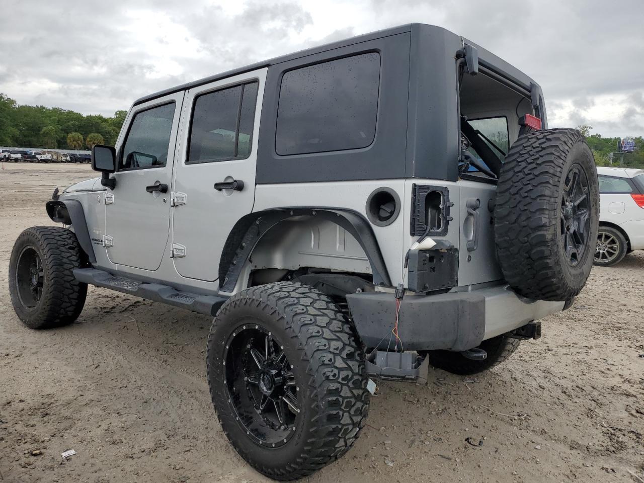 2010 JEEP WRANGLER U - Фото 2