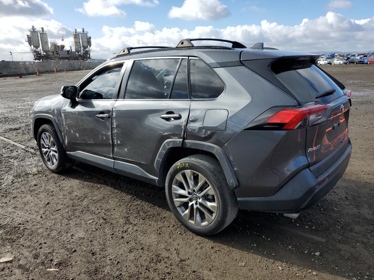 2019 TOYOTA RAV4 XLE P - Image 2