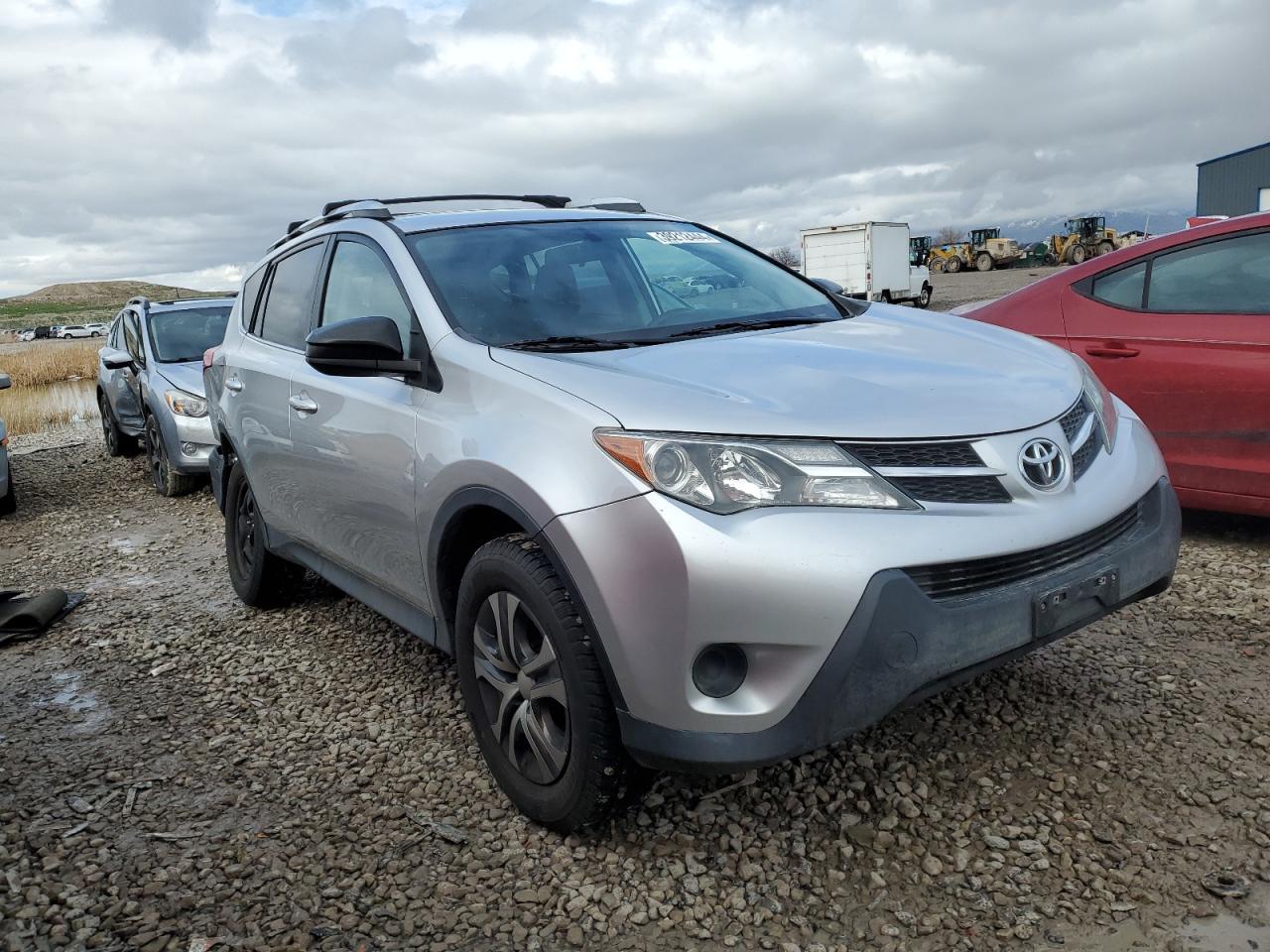 2015 TOYOTA RAV4 LE - Image 4