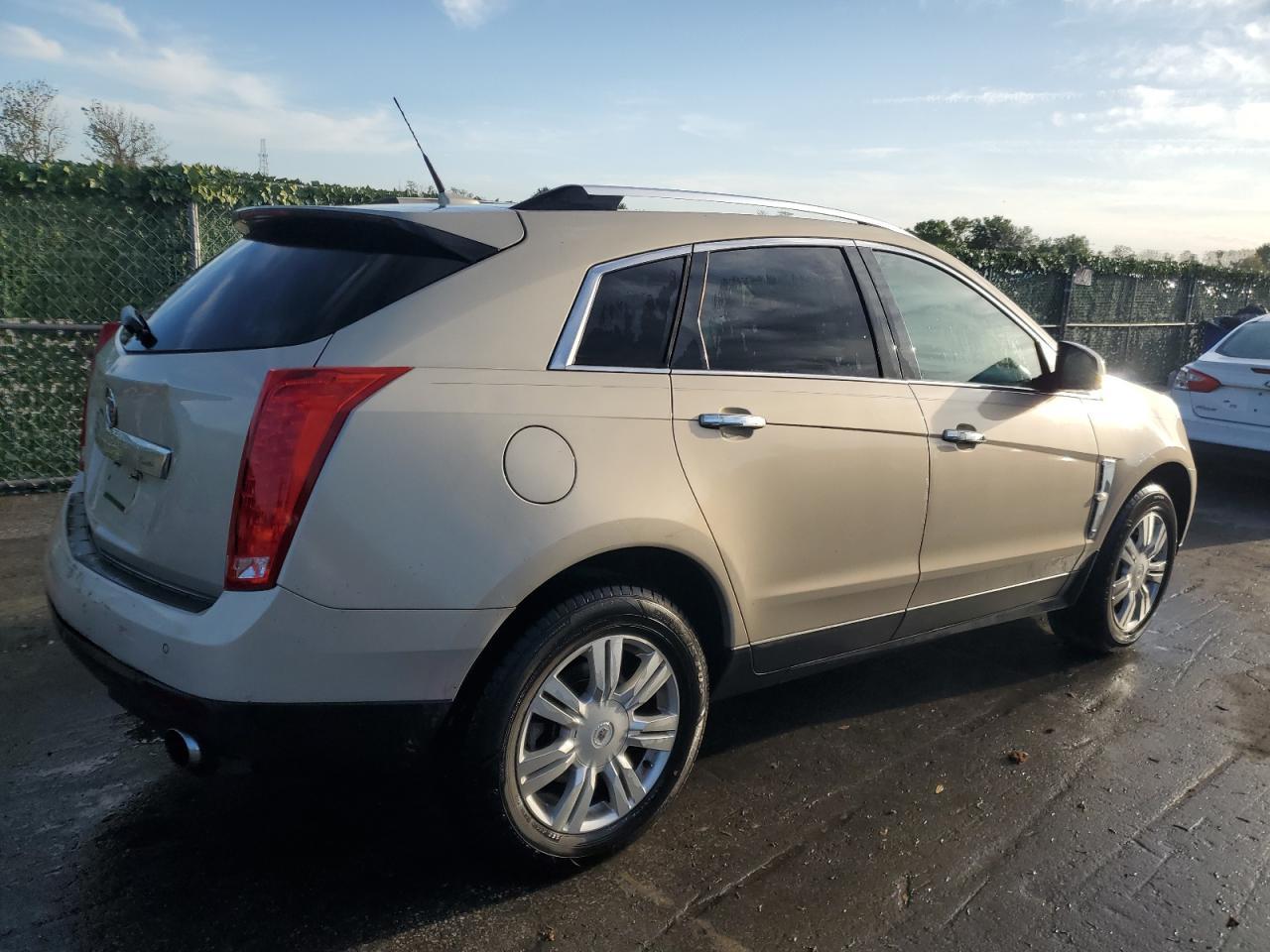 2011 CADILLAC SRX LUXURY - Image 3