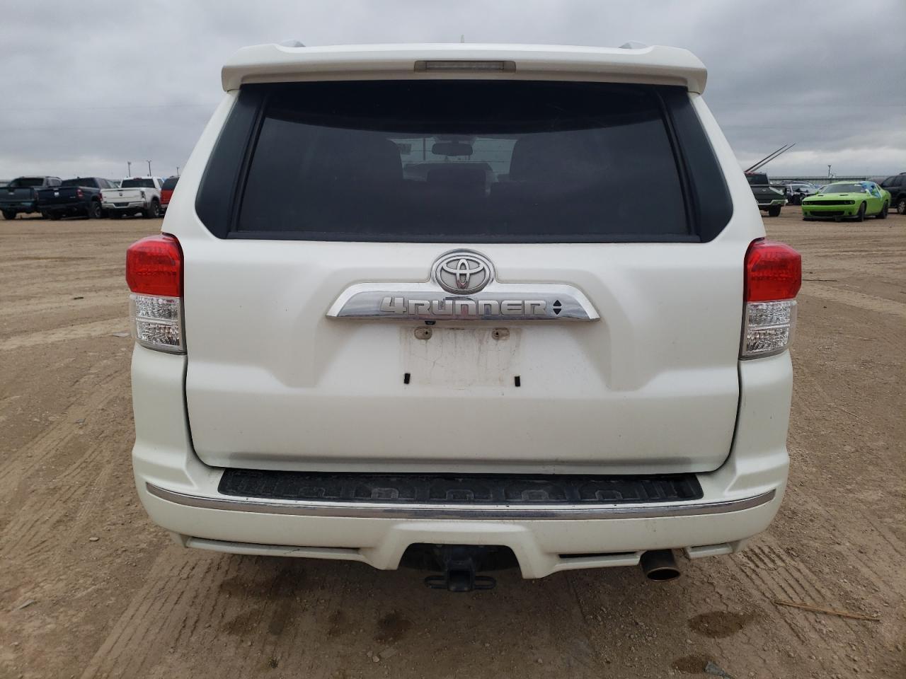 2011 TOYOTA 4RUNNER SR - Image 6