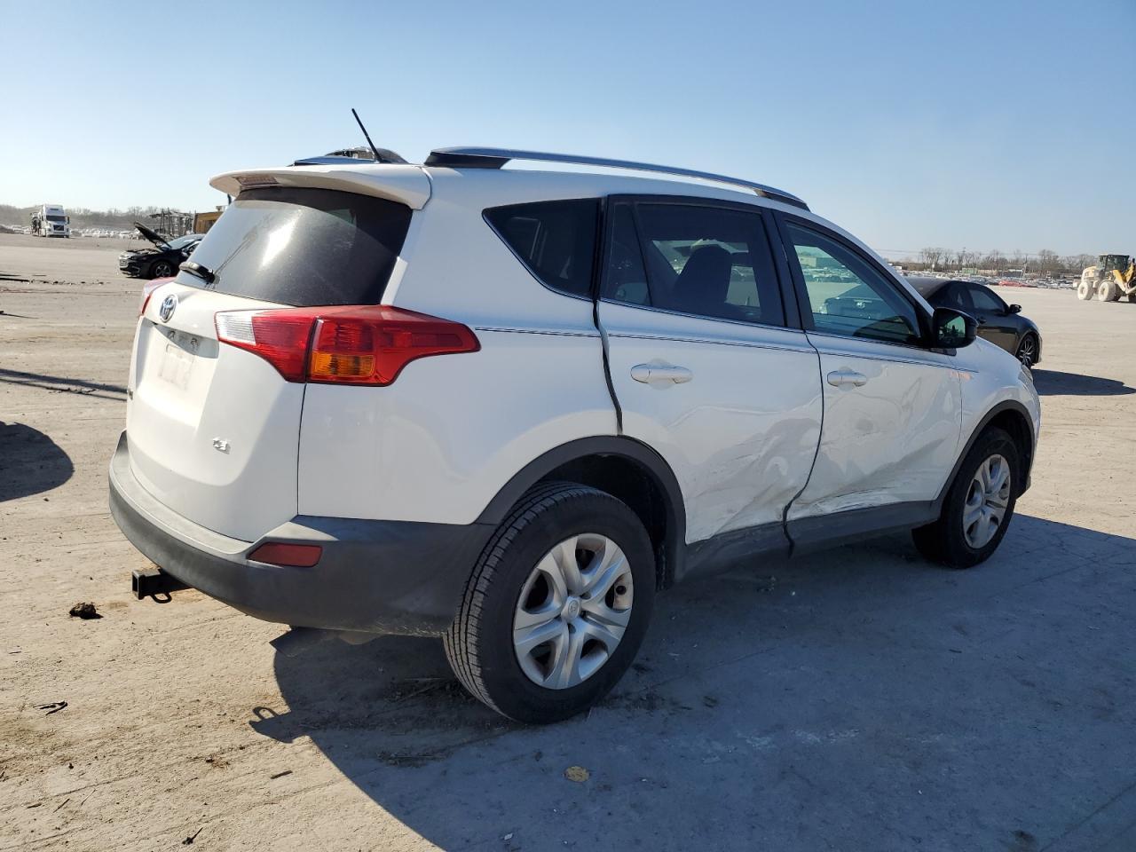 2015 TOYOTA RAV4 LE - Image 3