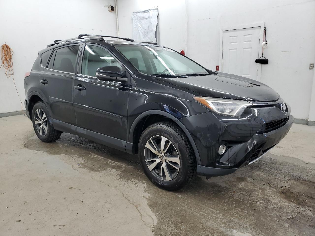 2016 TOYOTA RAV4 XLE - Фото 4