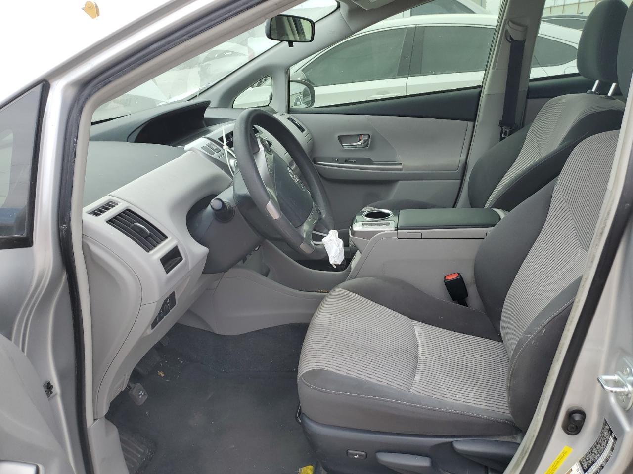 2017 TOYOTA PRIUS V - Image 7