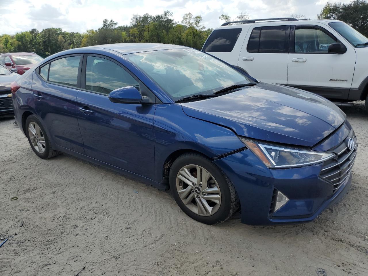 2019 HYUNDAI ELANTRA SE - Image 4