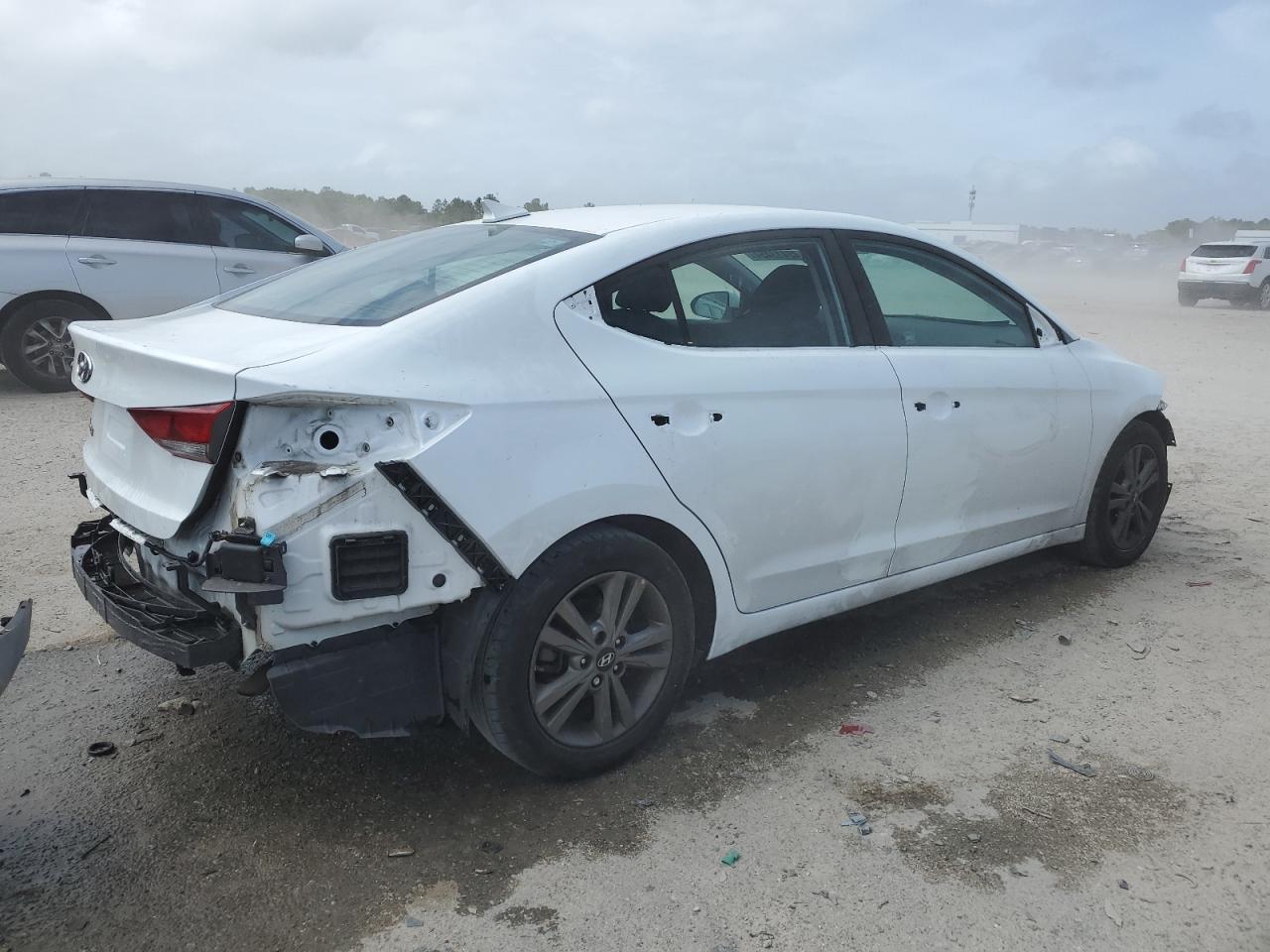 2018 HYUNDAI ELANTRA SE - Фото 3
