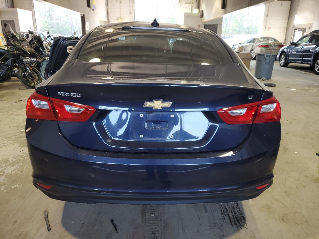 2017 CHEVROLET MALIBU LT - Фото 6
