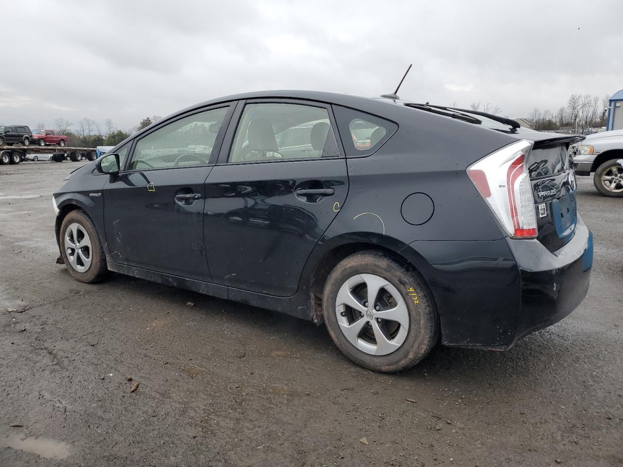 2015 TOYOTA PRIUS - Фото 2