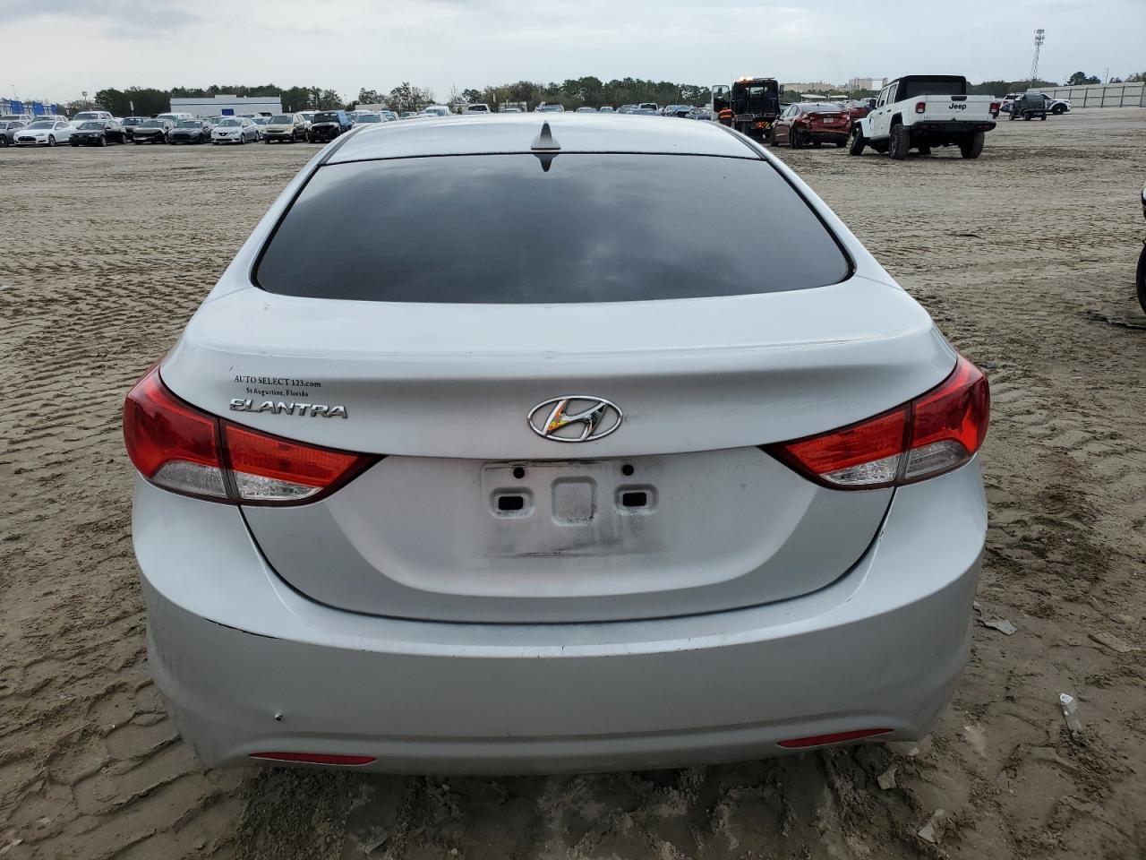 2013 HYUNDAI ELANTRA GL - Image 6