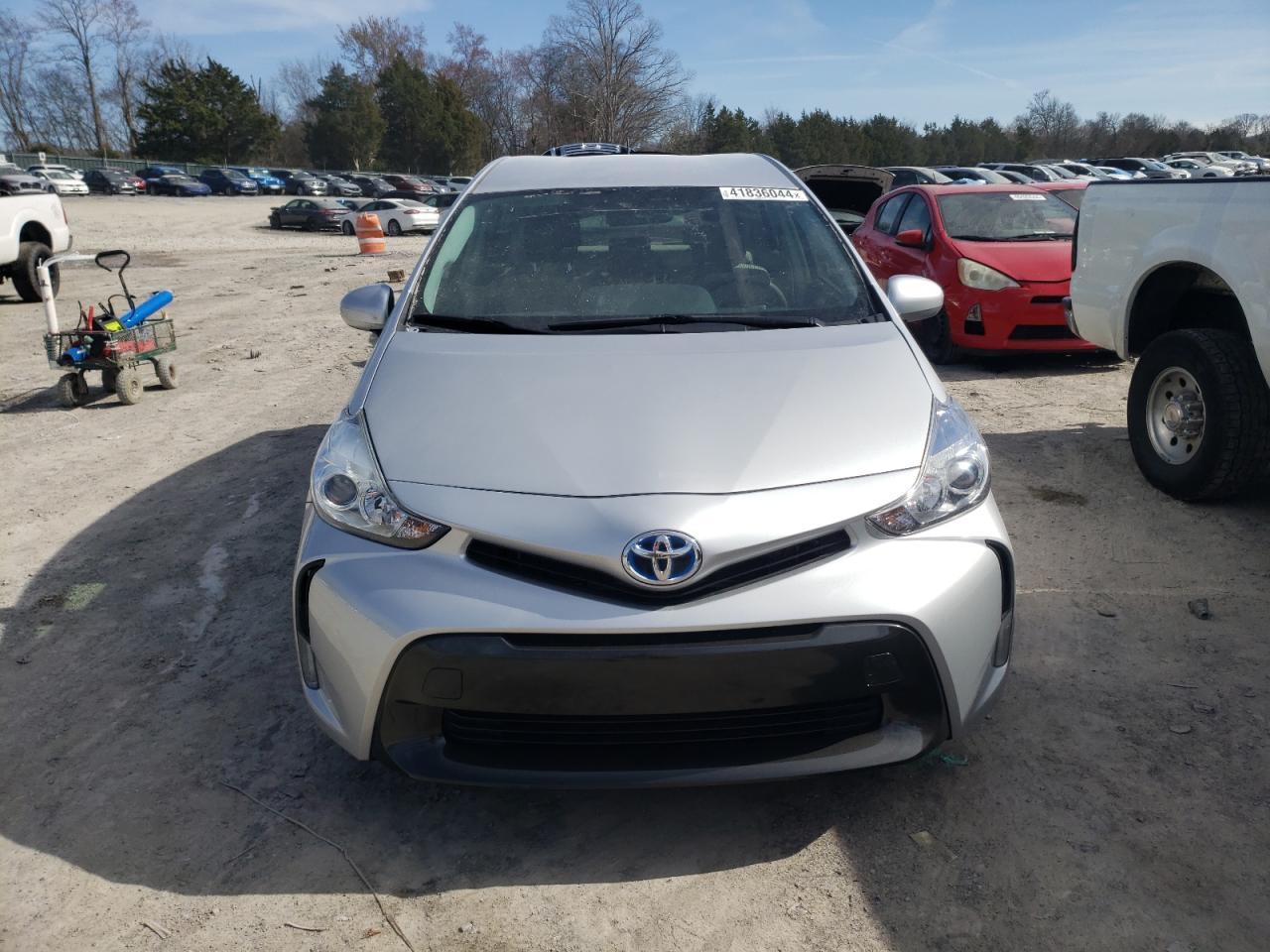 2017 TOYOTA PRIUS V - Фото 5