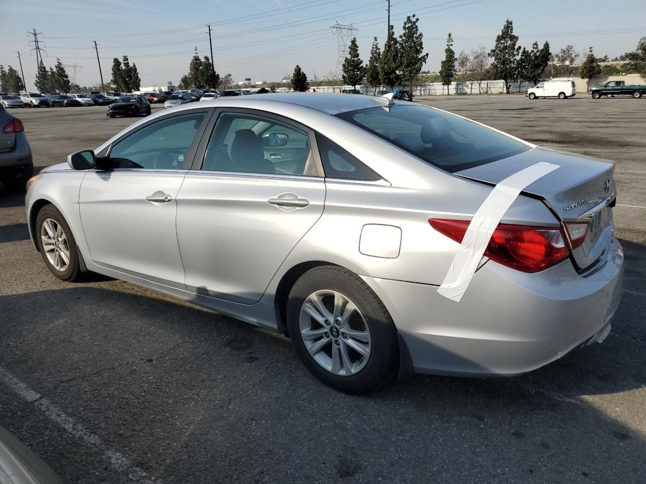 2013 HYUNDAI SONATA GLS - Image 2