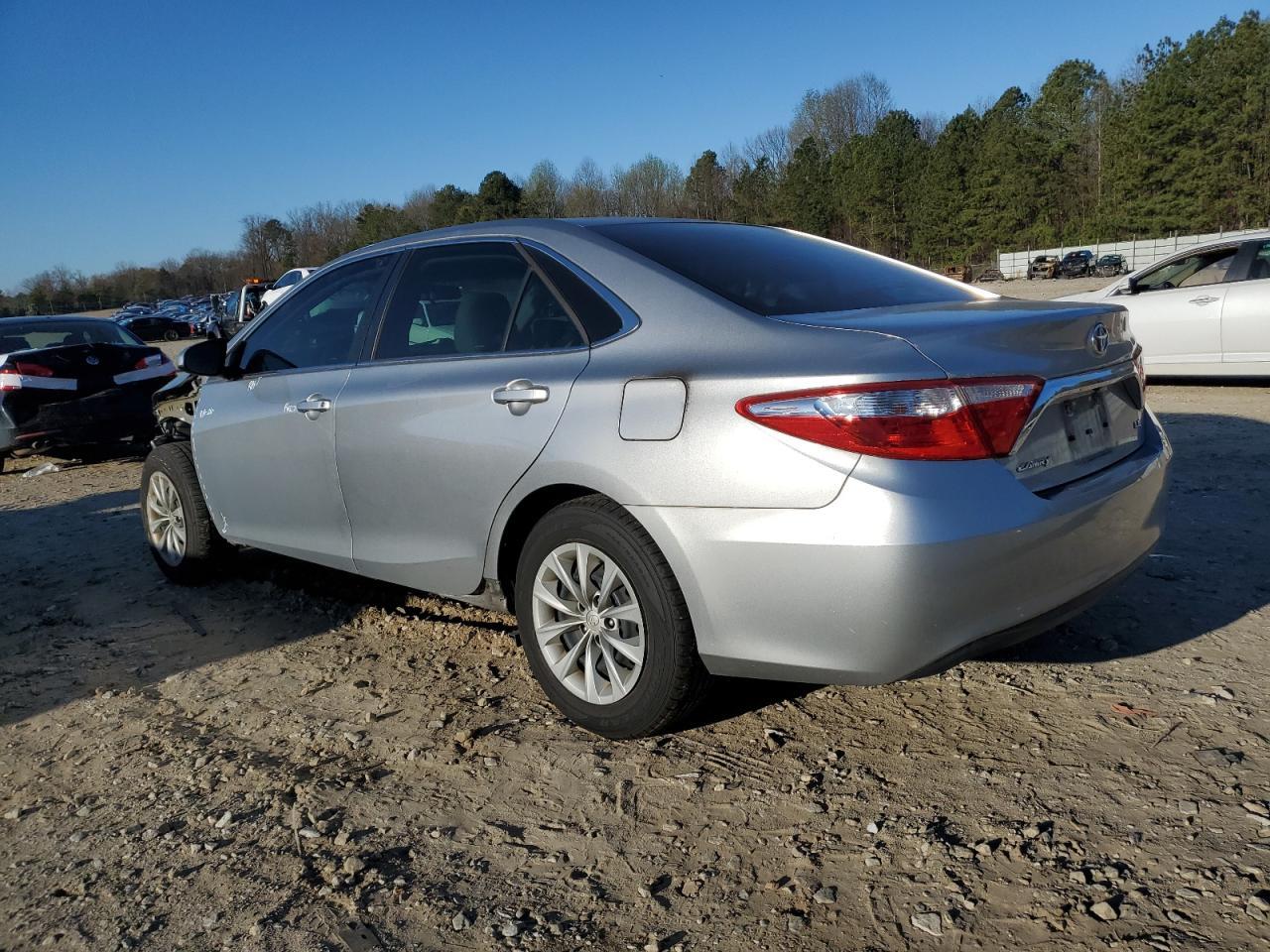 2016 TOYOTA CAMRY LE - Фото 2