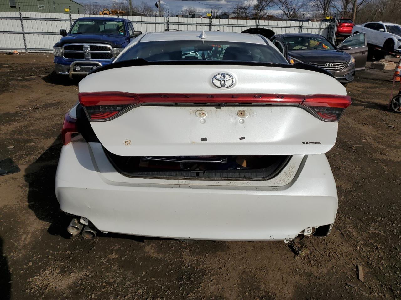 2019 TOYOTA AVALON XLE - Image 6