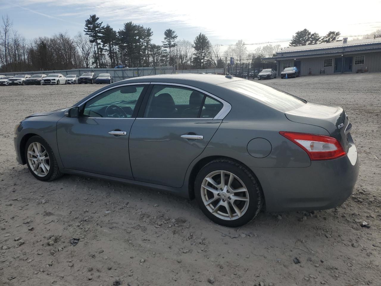 2011 NISSAN MAXIMA S - Фото 2