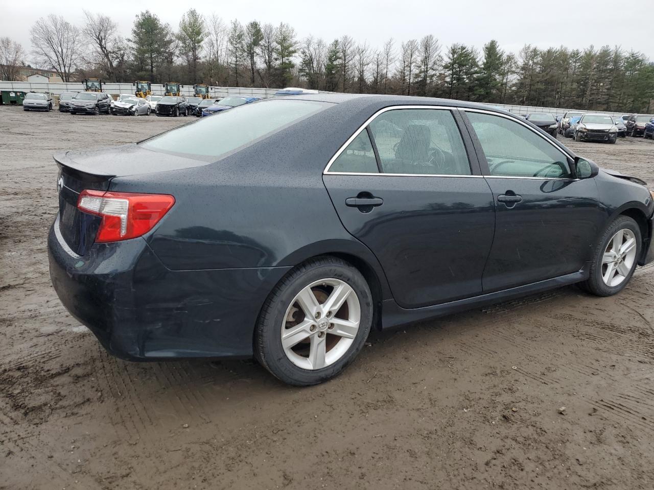 2014 TOYOTA CAMRY L - Фото 3