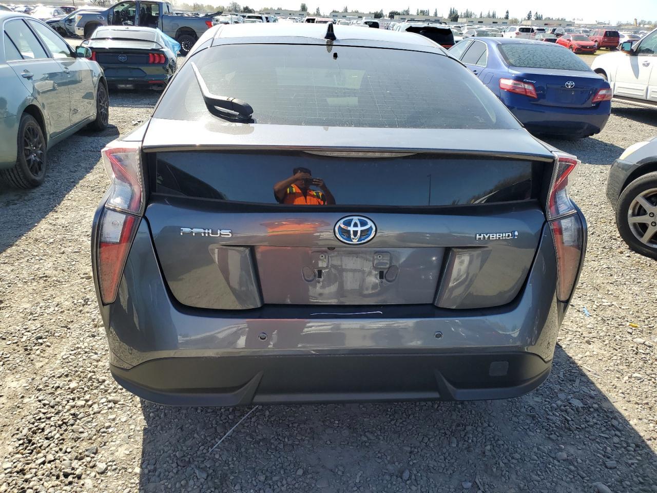 2016 TOYOTA PRIUS - Image 6
