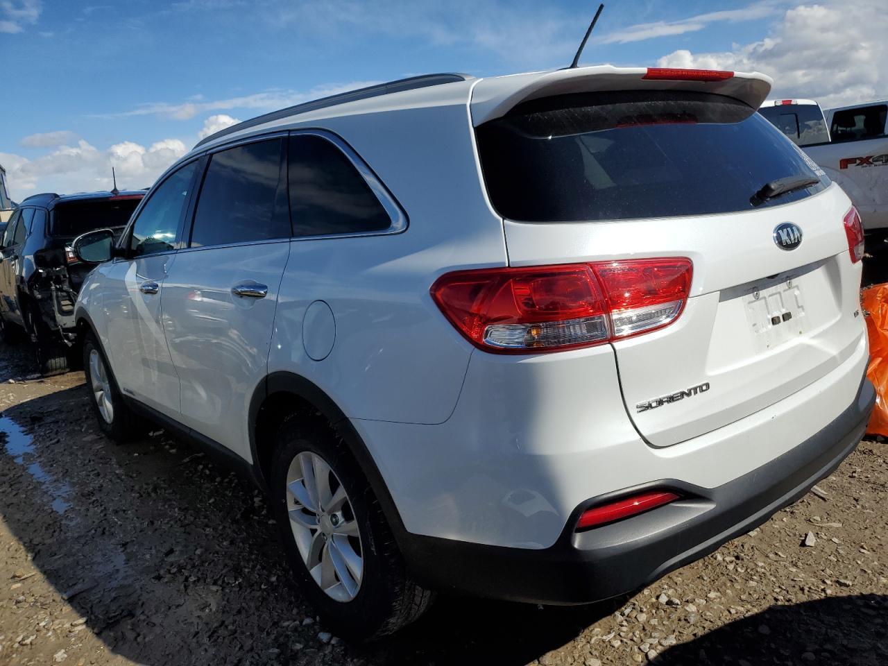 2017 KIA SORENTO LX - Image 2