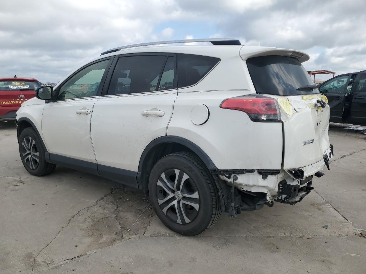 2016 TOYOTA RAV4 LE - Фото 2