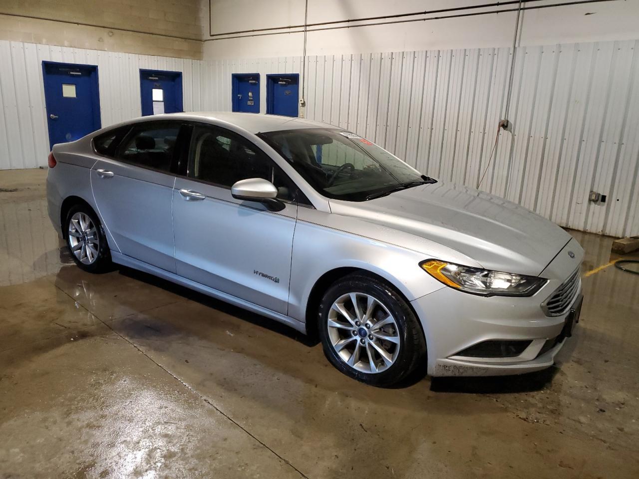 2017 FORD FUSION SE - Image 4