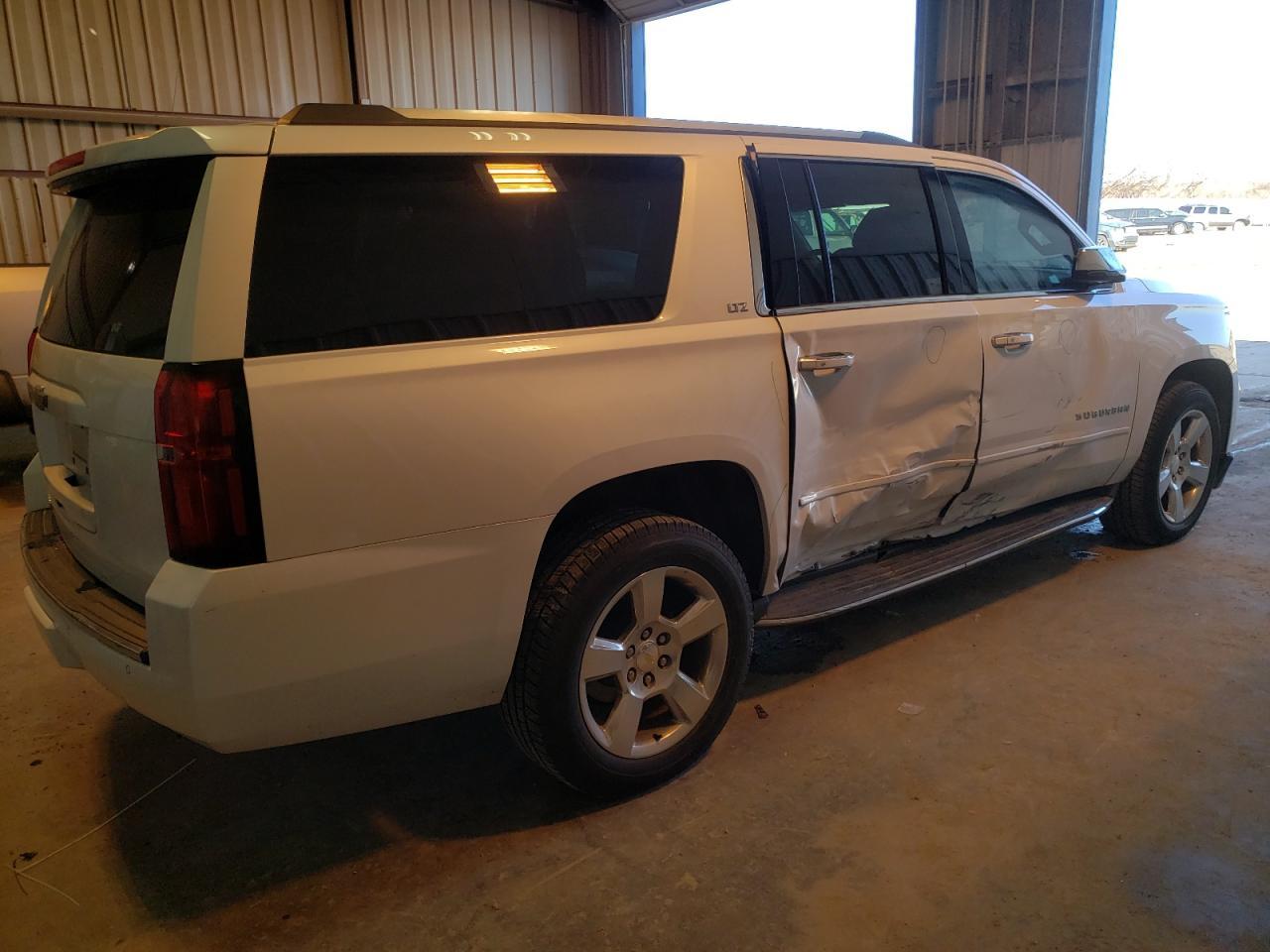 2016 CHEVROLET SUBURBAN K - Фото 3