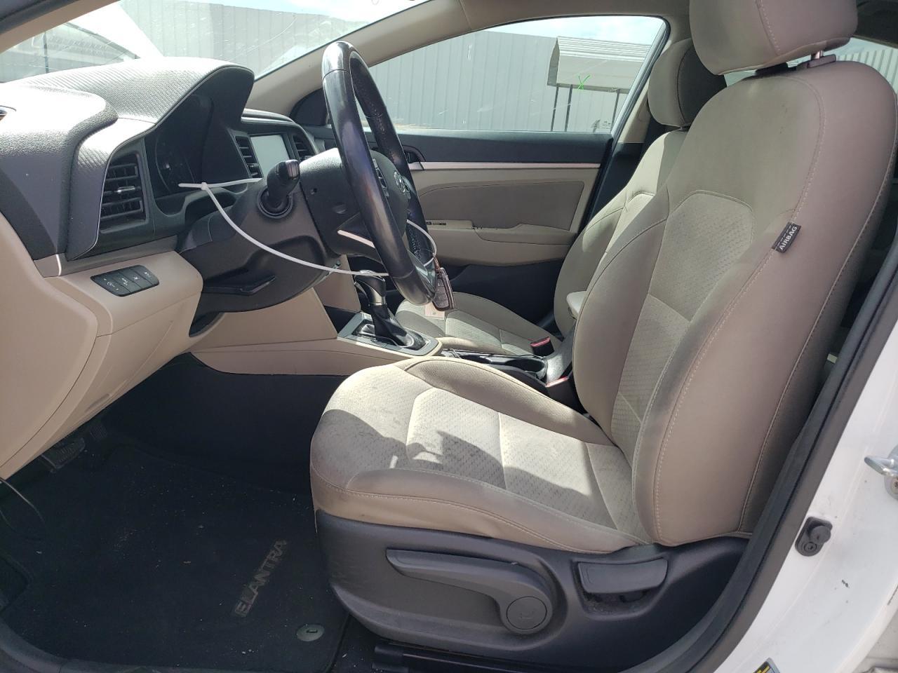 2019 HYUNDAI ELANTRA SE - Image 7