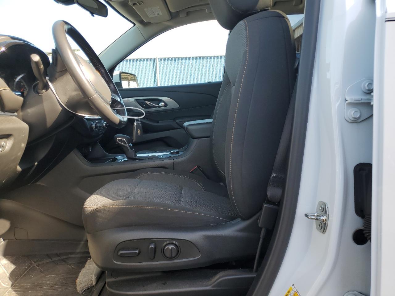 2021 CHEVROLET TRAVERSE L - Фото 7