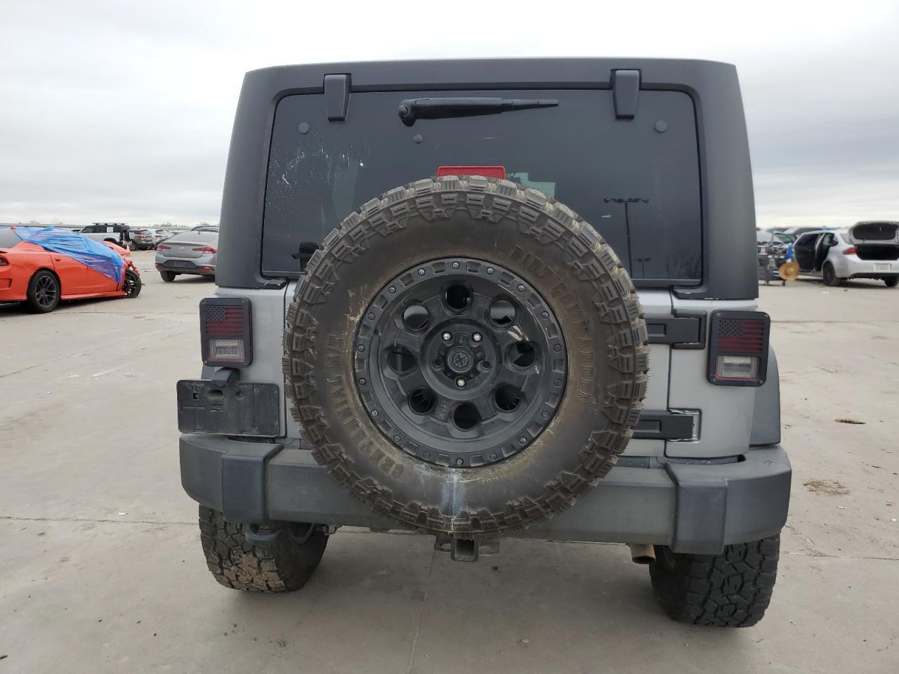 2015 JEEP WRANGLER U - Image 6