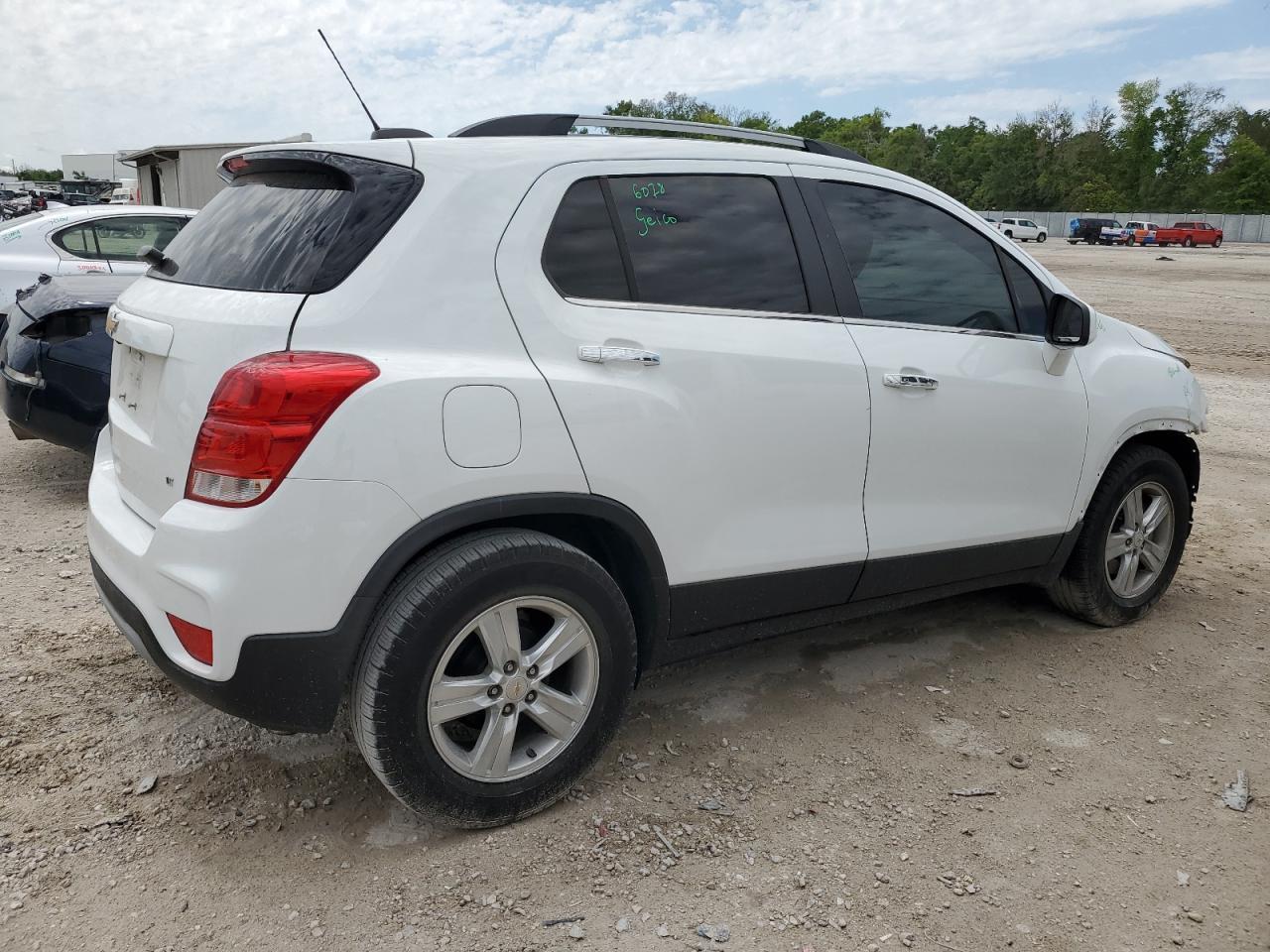 2019 CHEVROLET TRAX 1LT - Фото 3