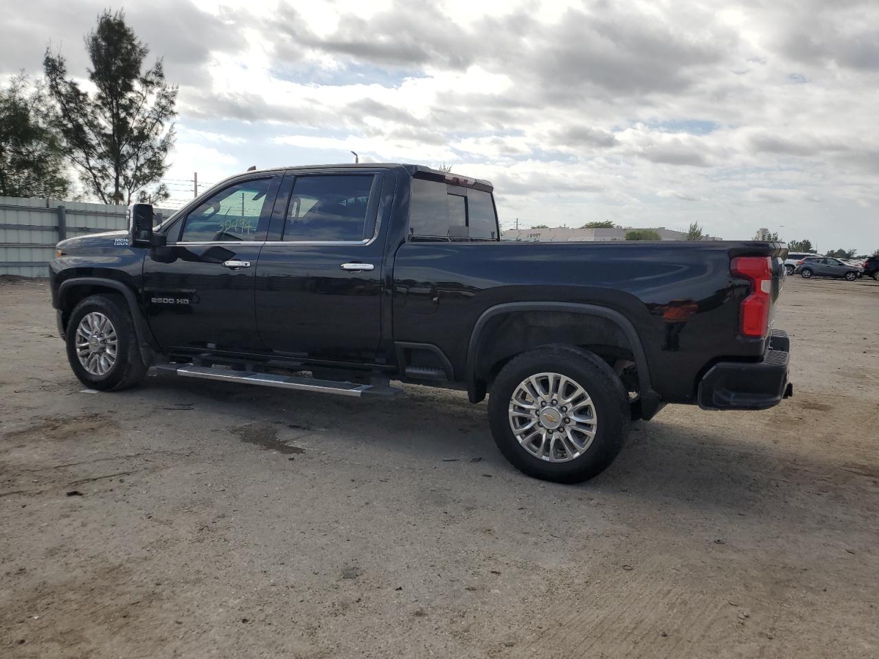 2023 CHEVROLET SILVERADO - Image 2