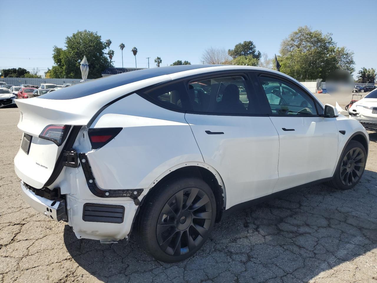 2023 TESLA MODEL Y - Фото 3