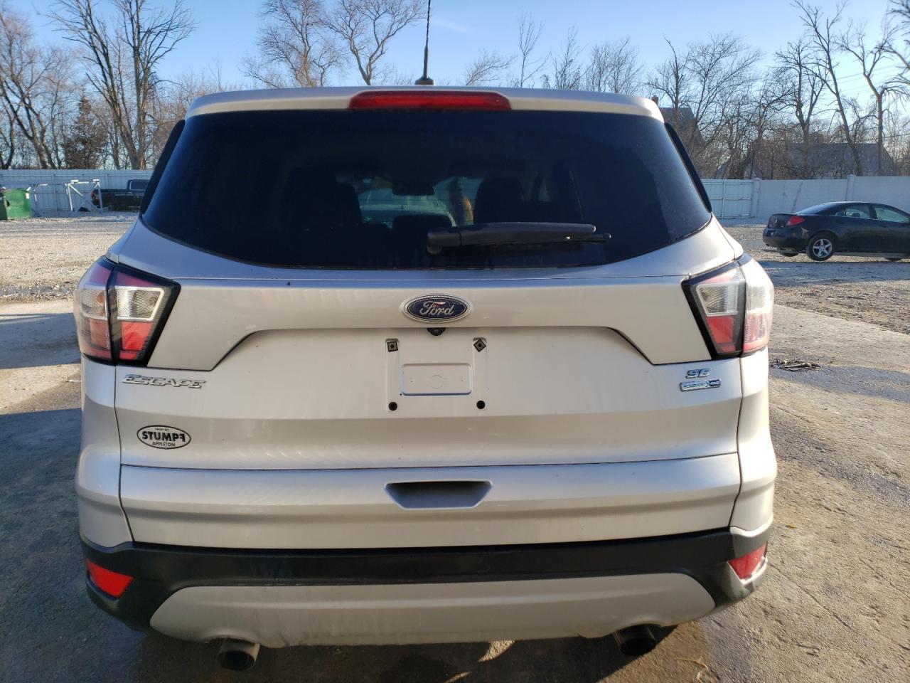 2017 FORD ESCAPE SE - Фото 6