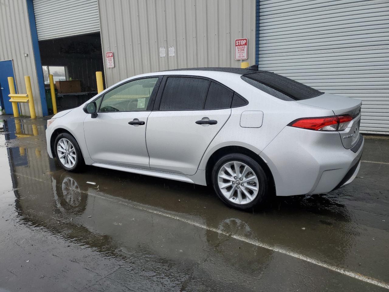 2020 TOYOTA COROLLA LE - Фото 2
