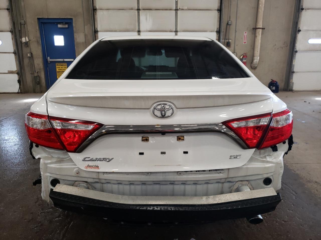 2017 TOYOTA CAMRY LE - Image 6
