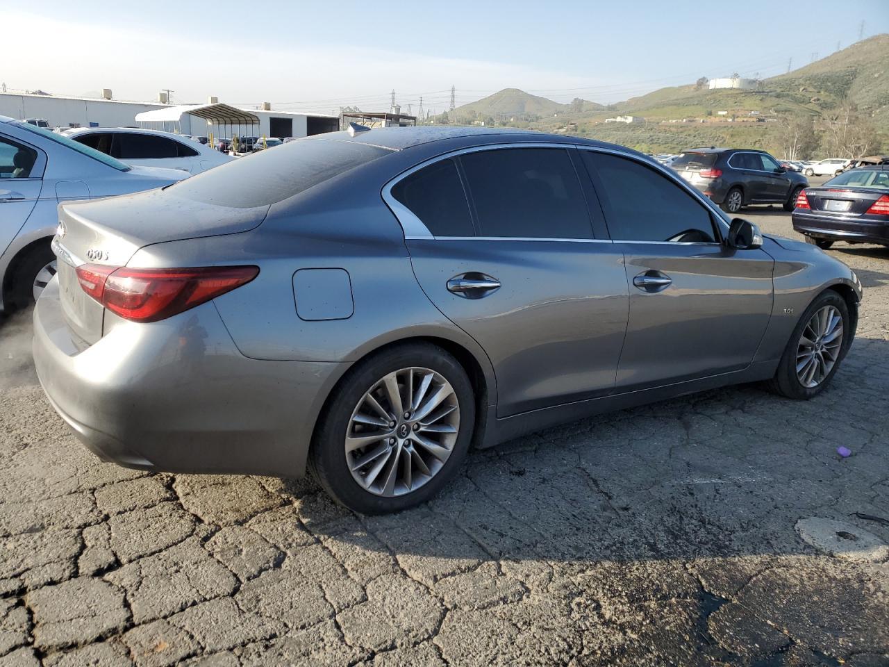 2018 INFINITI Q50 LUXE - Image 3