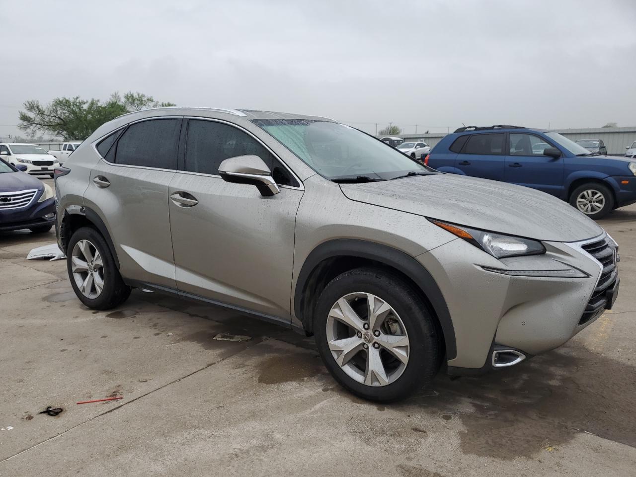 2017 LEXUS NX 200T BA - Фото 4