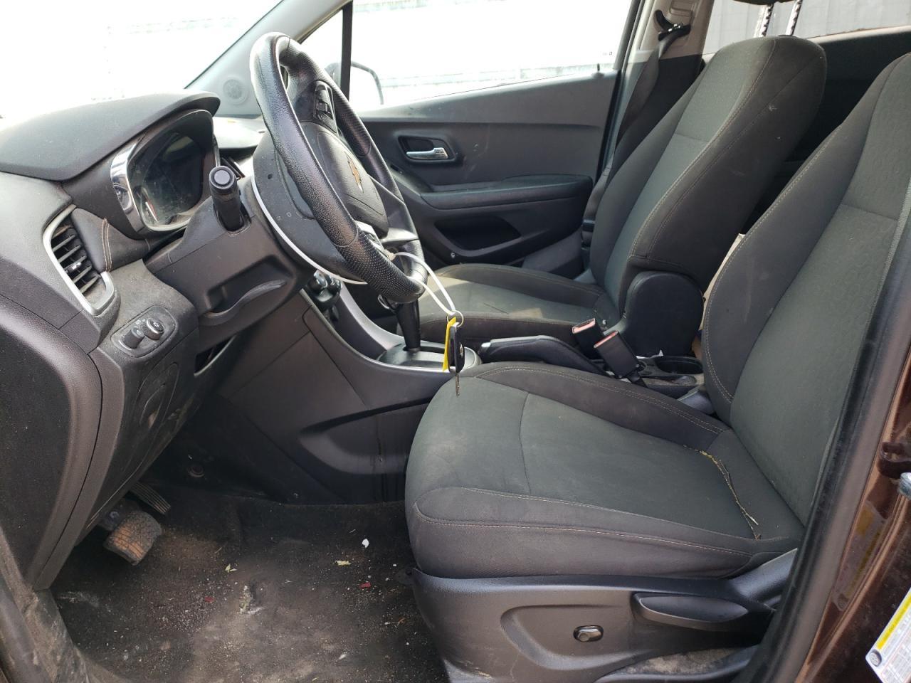 2021 CHEVROLET TRAX LS - Image 7