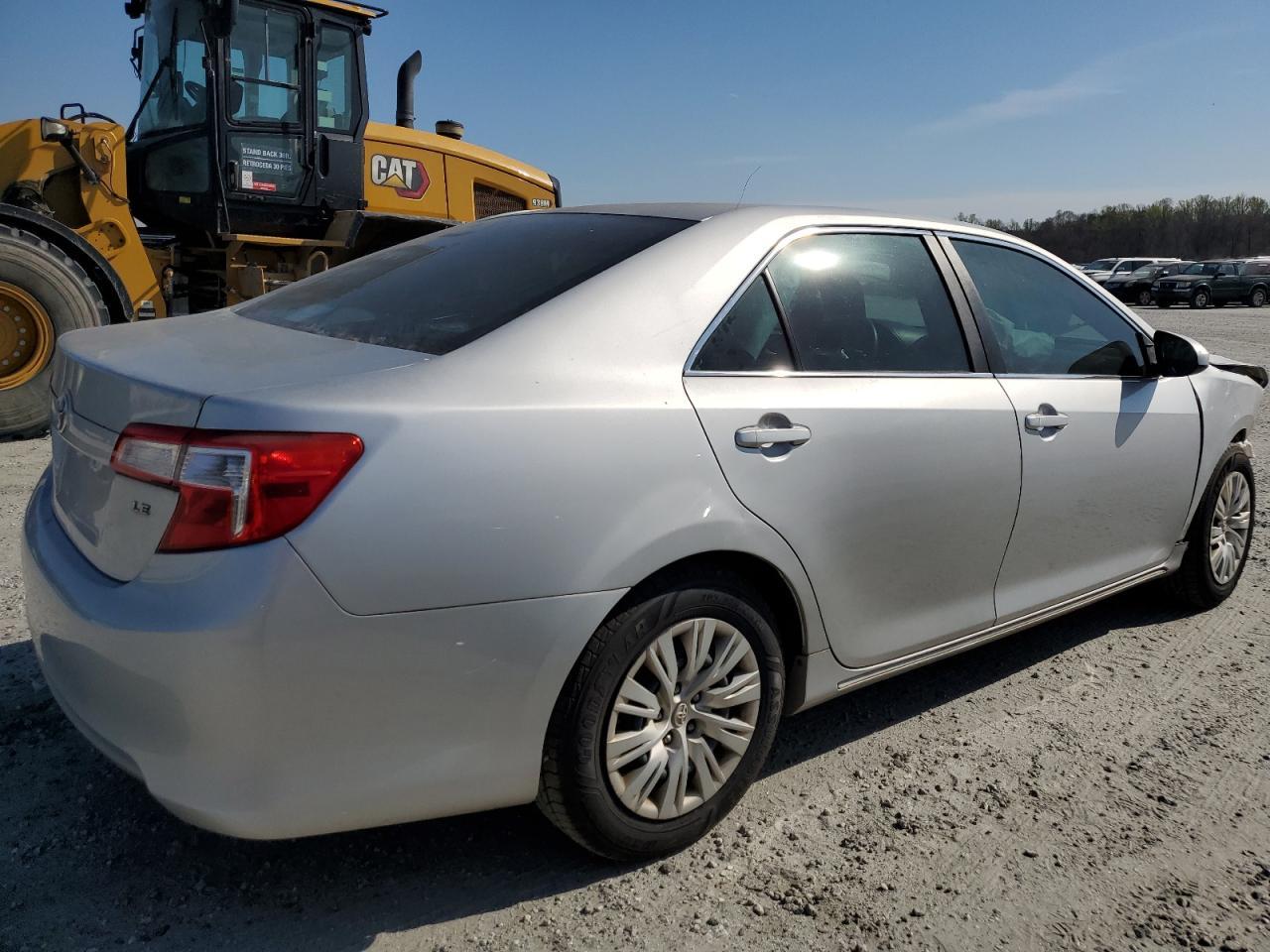 2014 TOYOTA CAMRY L - Image 3