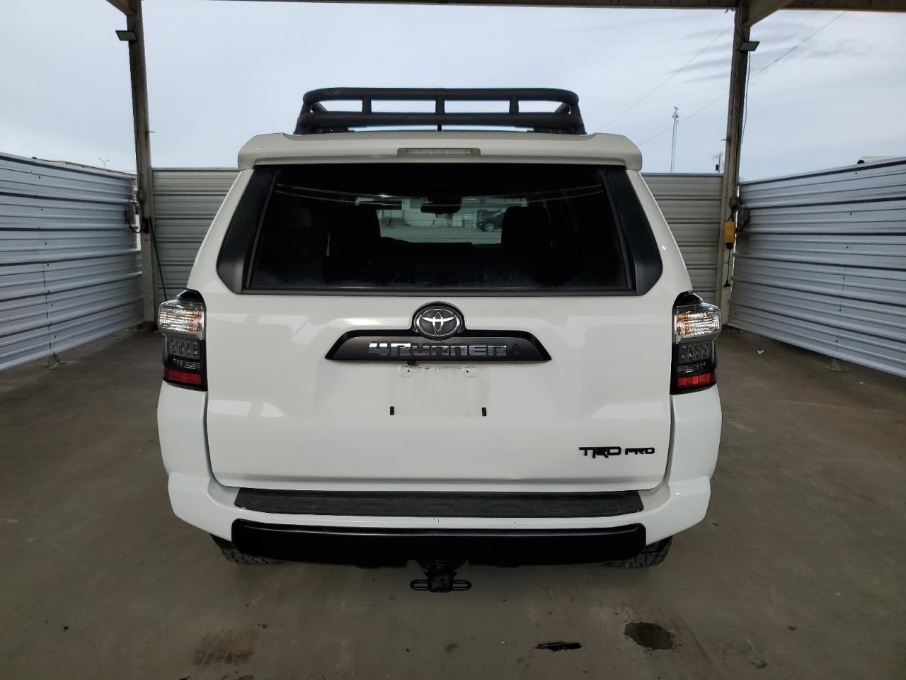 2022 TOYOTA 4RUNNER SR - Фото 6
