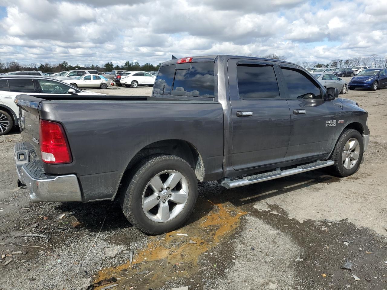 2017 RAM 1500 SLT - Image 3