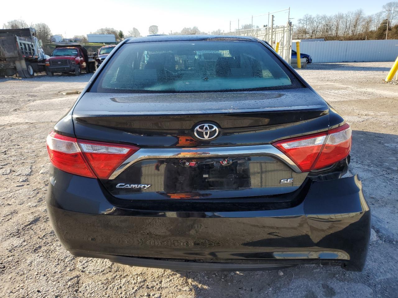 2017 TOYOTA CAMRY LE - Image 6