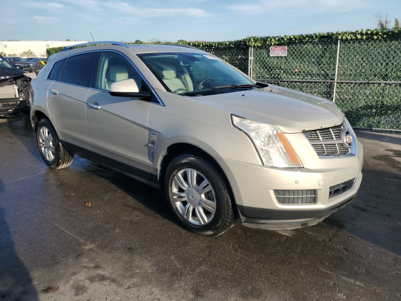 2011 CADILLAC SRX LUXURY - Image 4