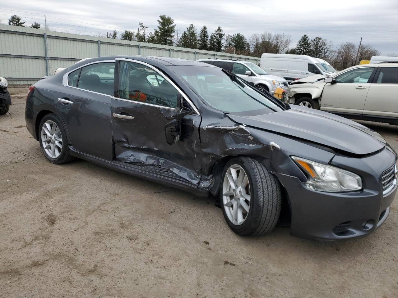 2011 NISSAN MAXIMA S - Image 4