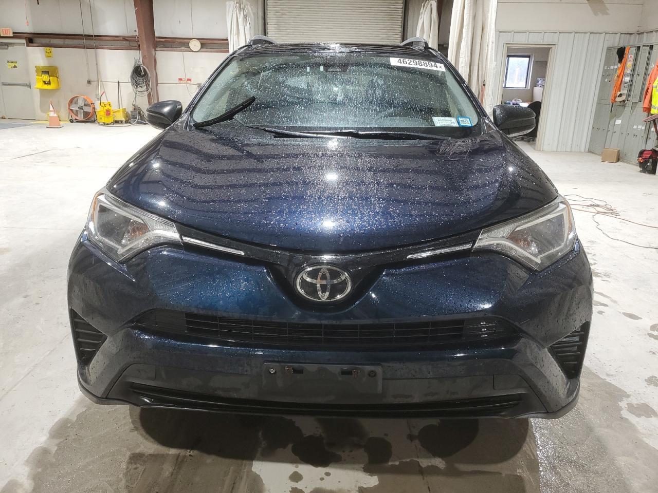 2017 TOYOTA RAV4 LE - Фото 5