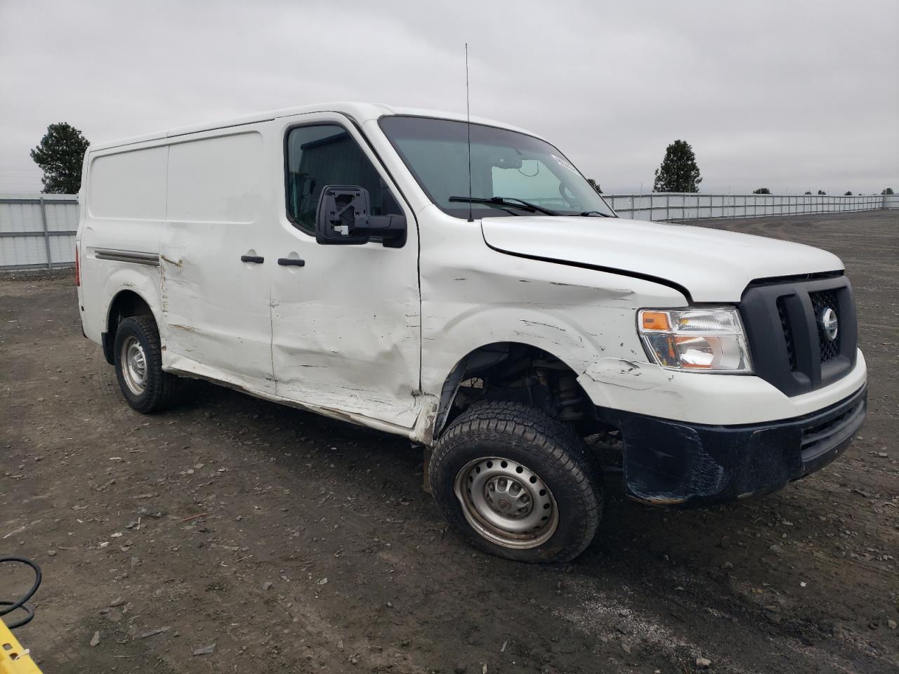 2015 NISSAN NV 1500 - Фото 4