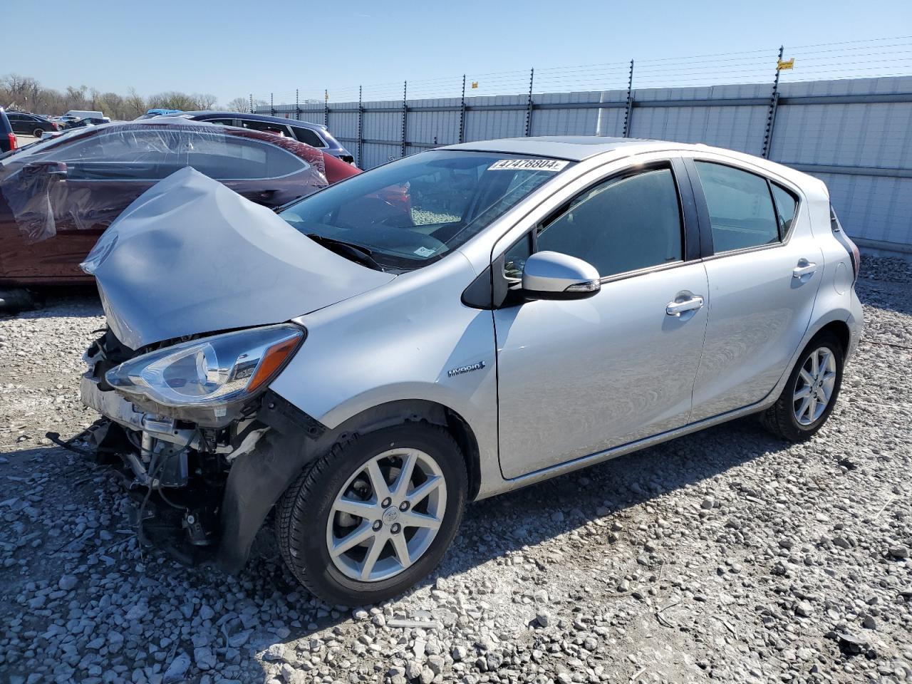 2016 TOYOTA PRIUS C car image