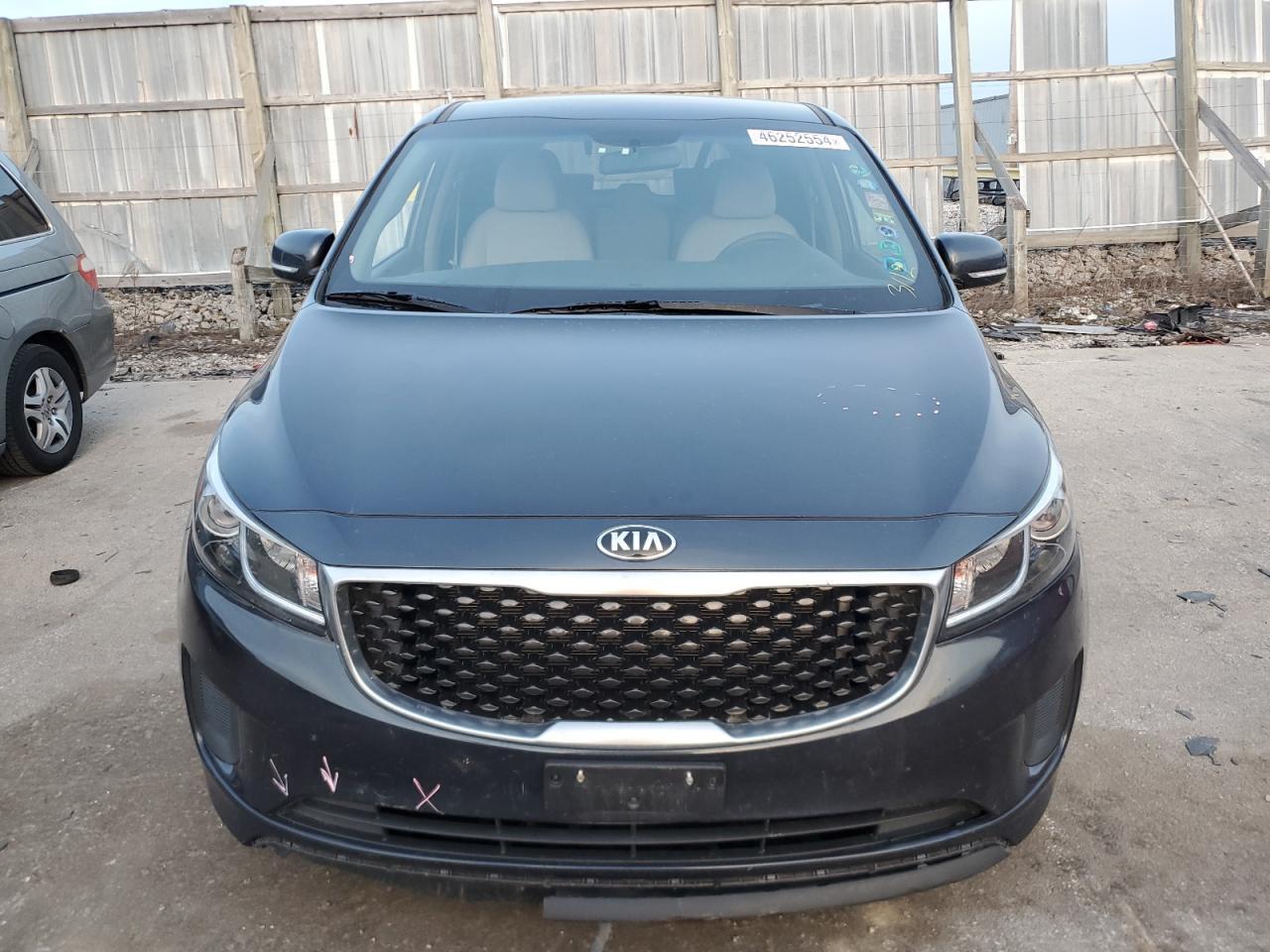 2017 KIA SEDONA LX - Фото 5