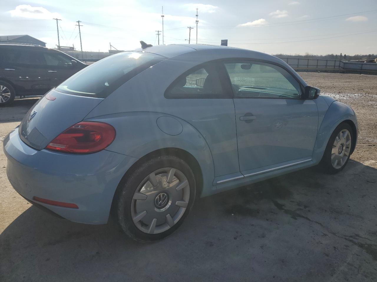 2012 VOLKSWAGEN BEETLE - Фото 3