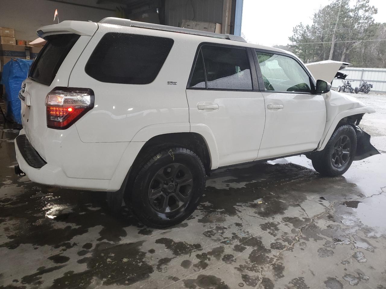 2018 TOYOTA 4RUNNER SR - Image 3