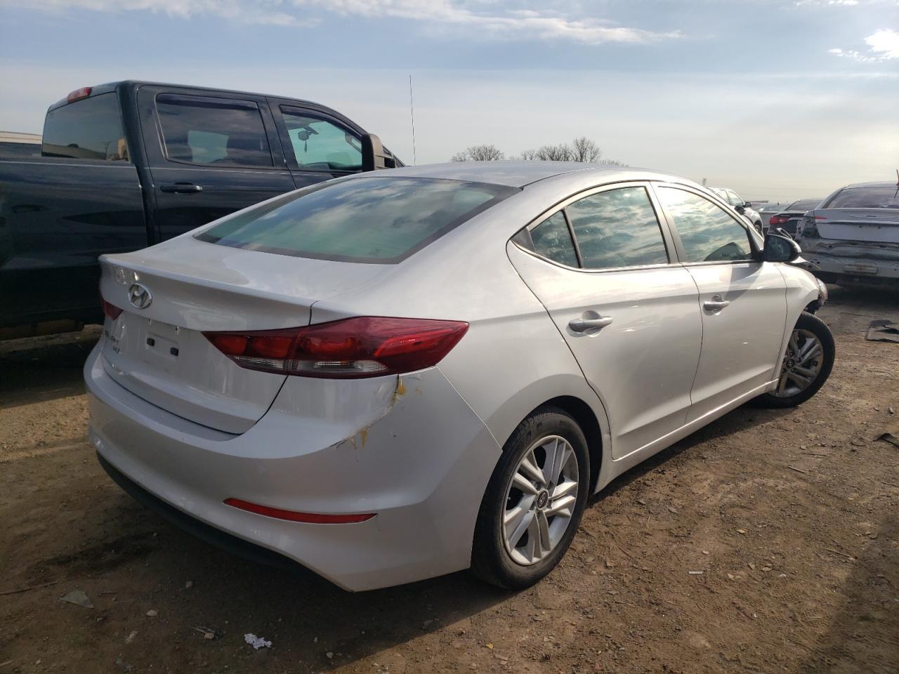 2018 HYUNDAI ELANTRA SE - Фото 3