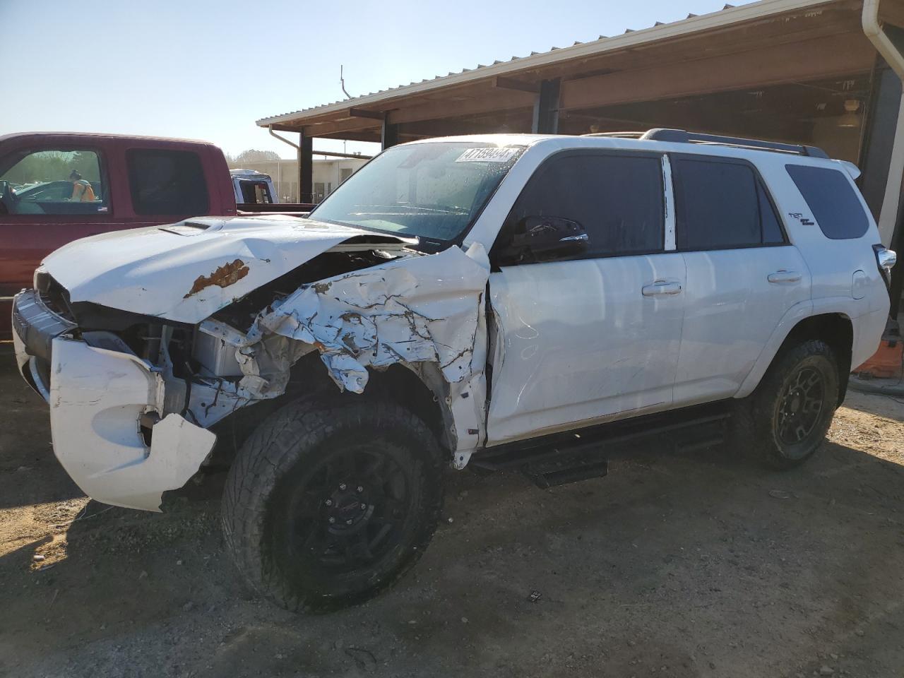 2022 TOYOTA 4RUNNER SR